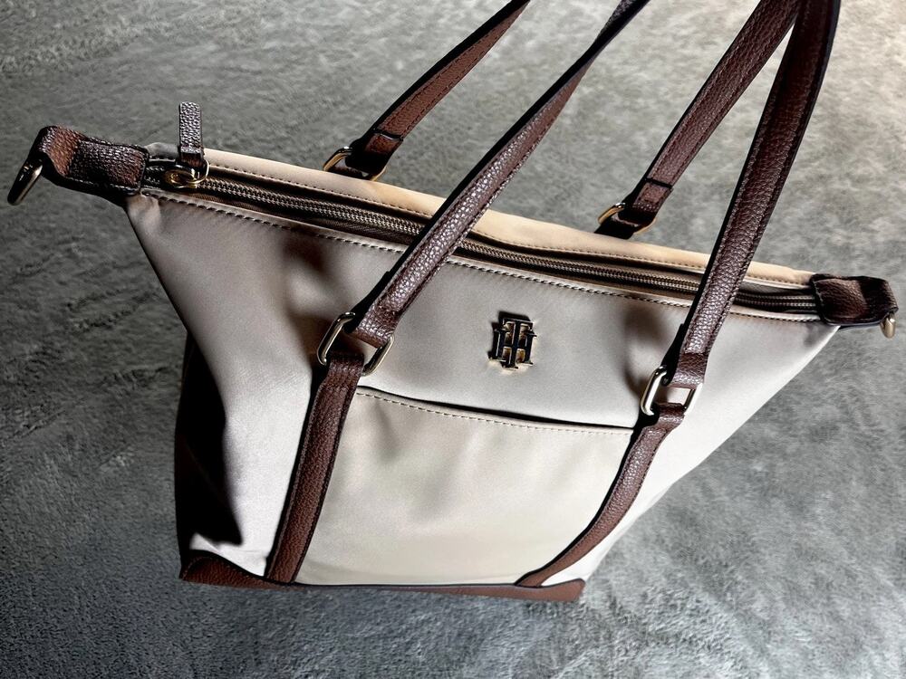 Tommy Hilfiger Beige Brown Zip Top Tote Pebbled Gold Hardware Lined Pockets